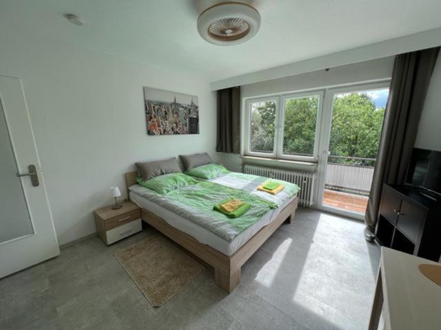 Ruhiges Und Klimatisiertes Apartment Stuttgart Luaran gambar